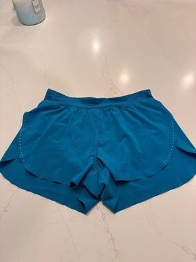 Lululemon Fast and Free High-Rise Classic Fit Split Short 3”  M Hawaiian Blue